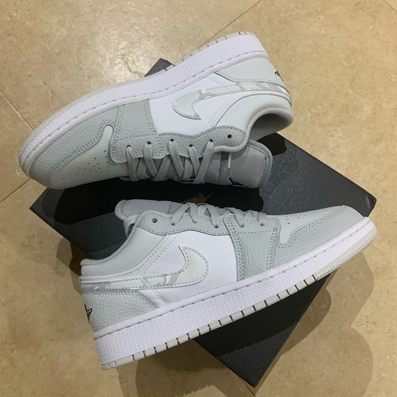 Air Jordan 1 low Dust Grey US 5Y - Picture 7 of 7